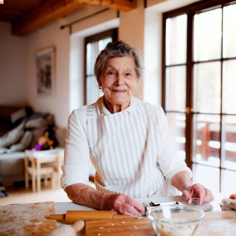 Nonna-Prepara-la-Torta-768x768 Frullatore Riscaldante Multifunzione